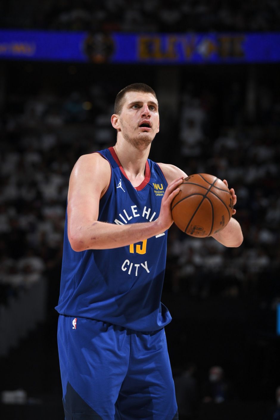 台上扮演着 台上扮演着