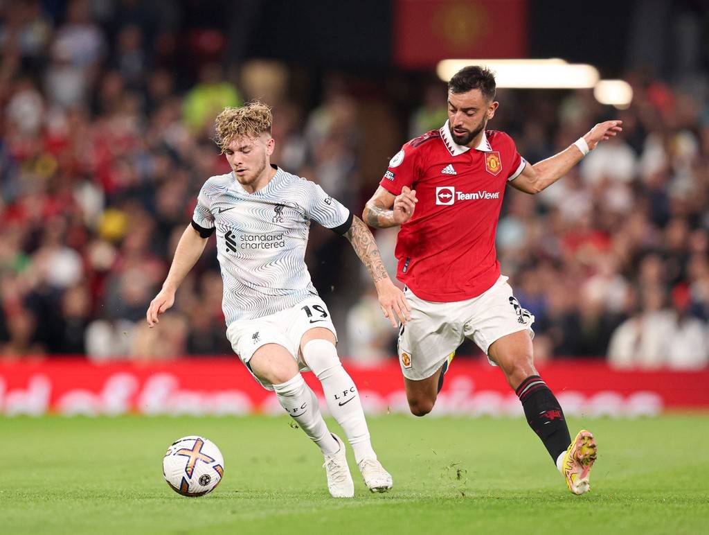 队徽同频出 队徽同频出